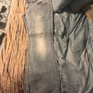 Women’s Levi Jeans